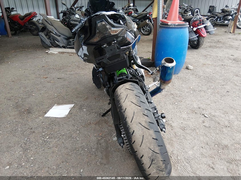 2025 Kawasaki VIN ML5ZXCS14SDA37989 IAAI salvage auction — FRONT END, Salvage (Massachusetts), sold $325 on 2026-07-08 (photo 6)