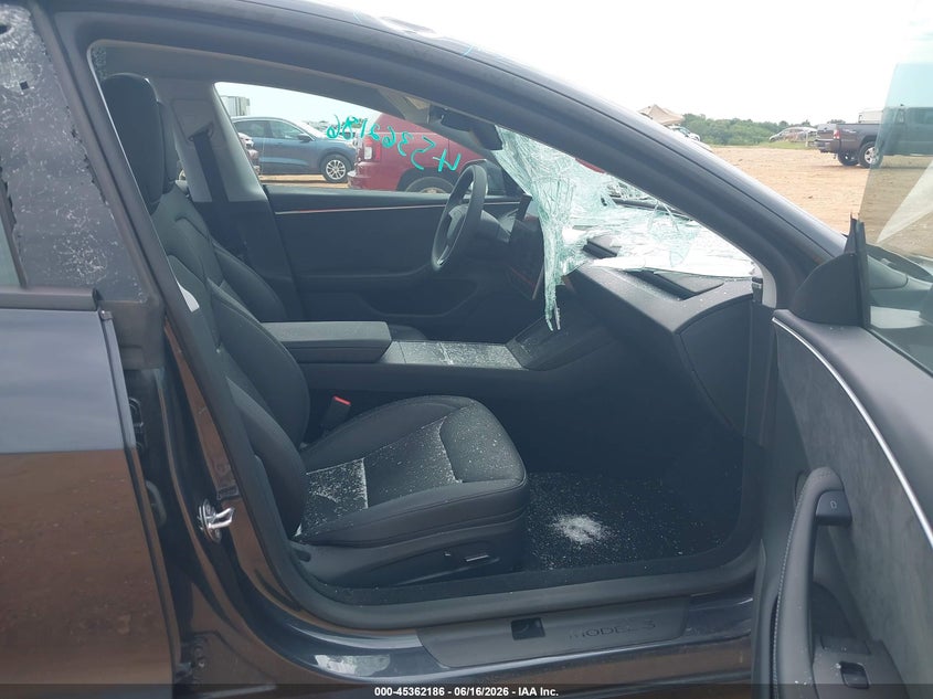 2025 Tesla Model 3 VIN 5YJ3E1EB7SF025352 IAAI salvage auction — HAIL, Clear (Missouri), sold $12,800 on 2026-07-29 (photo 5)