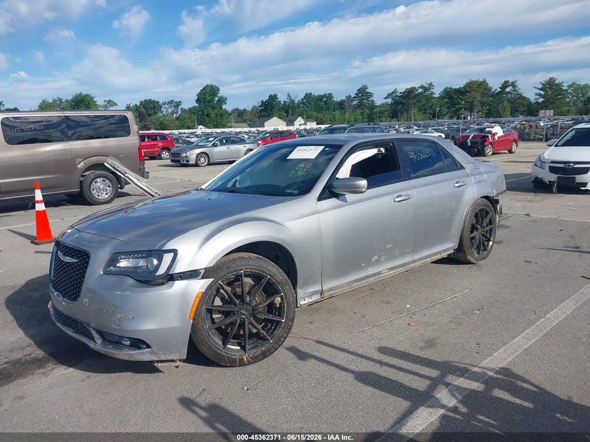 2016 Chrysler 300 VIN 2C3CCAGG6GH162075 IAAI salvage auction — RIGHT SIDE, Clear (Indiana), sold $850 on 2026-08-29 (photo 2)