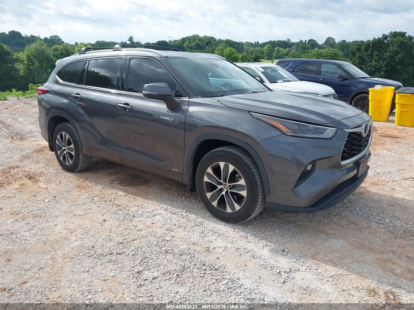 2021 Toyota Highlander VIN 5TDGBRCH5MS036090 IAAI salvage auction — HAIL, Clear (Missouri), sold $17,950 on 2026-07-06 (photo 1)