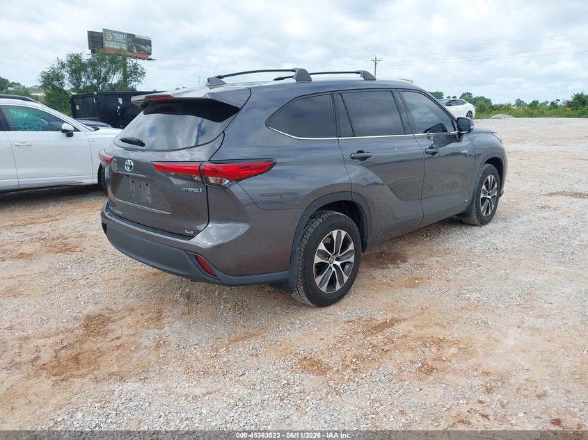 2021 Toyota Highlander VIN 5TDGBRCH5MS036090 IAAI salvage auction — HAIL, Clear (Missouri), sold $17,950 on 2026-07-06 (photo 4)