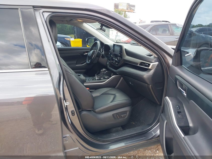 2021 Toyota Highlander VIN 5TDGBRCH5MS036090 IAAI salvage auction — HAIL, Clear (Missouri), sold $17,950 on 2026-07-06 (photo 5)