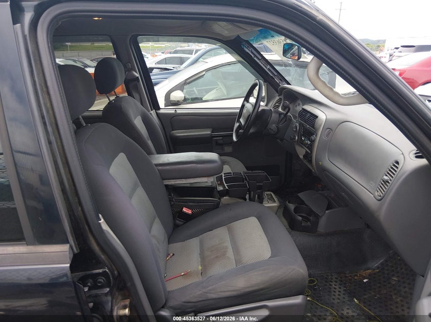 2004 Ford Explorer sport trac VIN 1FMZU77K44UC07982 IAAI salvage auction — RIGHT SIDE, Salvage (Tennessee), sold $275 on 2026-07-09 (photo 5)