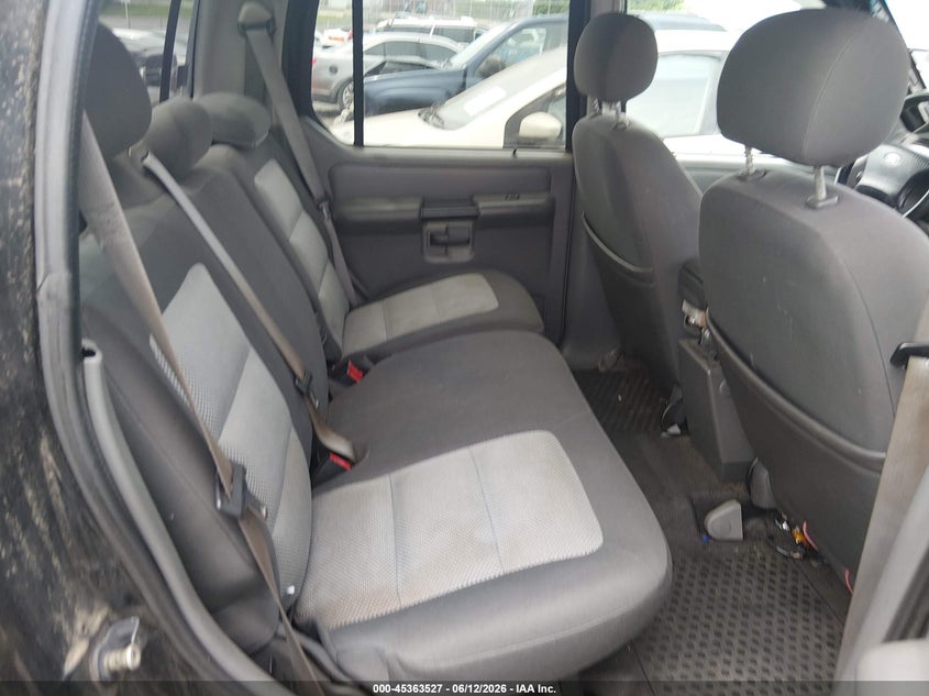 2004 Ford Explorer sport trac VIN 1FMZU77K44UC07982 IAAI salvage auction — RIGHT SIDE, Salvage (Tennessee), sold $275 on 2026-07-09 (photo 8)