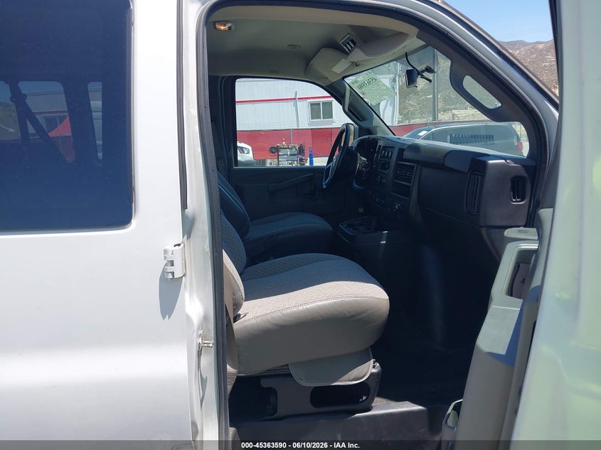 2017 Chevrolet Express 3500 VIN 1GAZGPFF8H1305512 IAAI salvage auction — NORMAL WEAR, Sf97 (California), sold $14,100 on 2026-07-28 (photo 5)