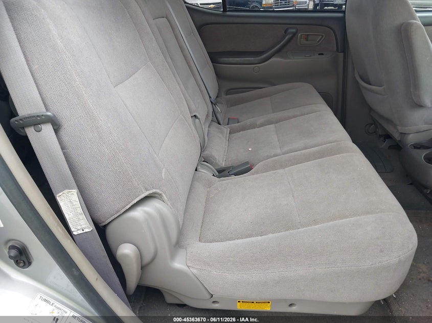 2004 Toyota Sequoia VIN 5TDBT44A94S207581 IAAI salvage auction — NORMAL WEAR, Clear (Illinois), sold $1,000 on 2026-07-13 (photo 8)