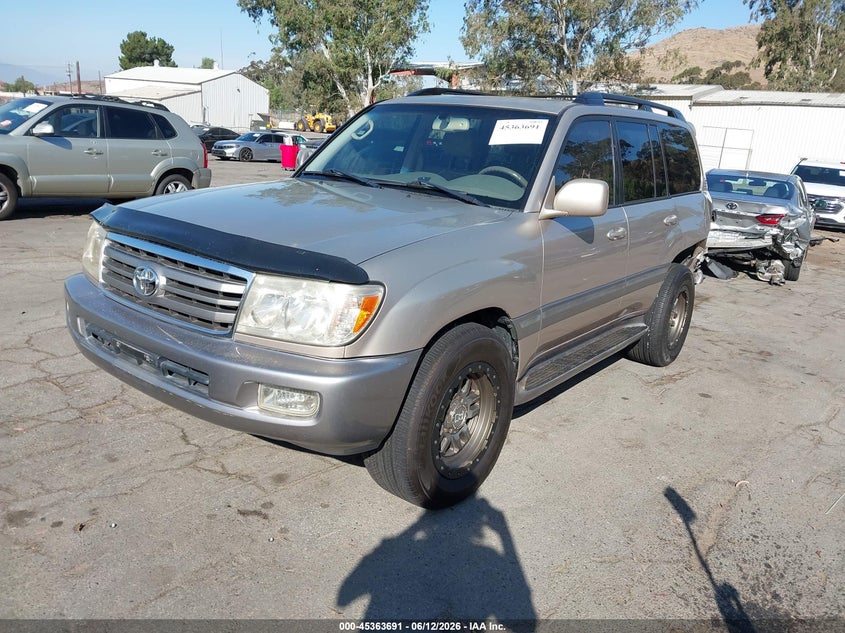 2006 Toyota Land cruiser VIN JTEHT05JX62087328 IAAI salvage auction — REAR END, Salvage (California), sold $8,600 on 2026-07-10 (photo 2)