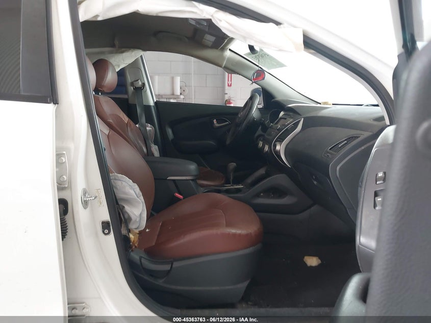 2011 Hyundai Tucson VIN KM8JU3AC3BU134883 IAAI salvage auction — FRONT END, Rebuildable (Florida), sold $550 on 2026-07-22 (photo 5)
