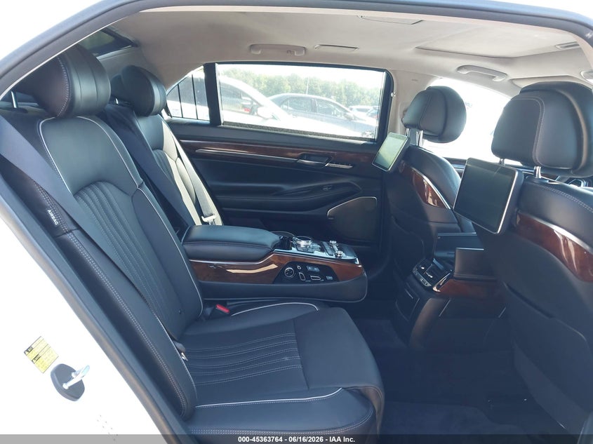2018 Genesis G90 VIN KMHG54JH3JU045161 IAAI salvage auction — FRONT END, Salvage Title, sold $9,350 on 2026-08-17 (photo 8)