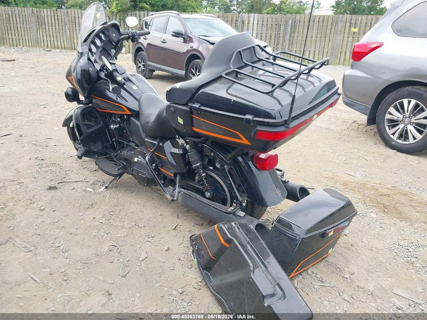 2022 Harley-davidson Electra glide VIN 1HD1KEF12NB674107 IAAI salvage auction — LEFT & RIGHT, Salvage (Tennessee), sold $8,700 on 2026-07-15 (photo 3)
