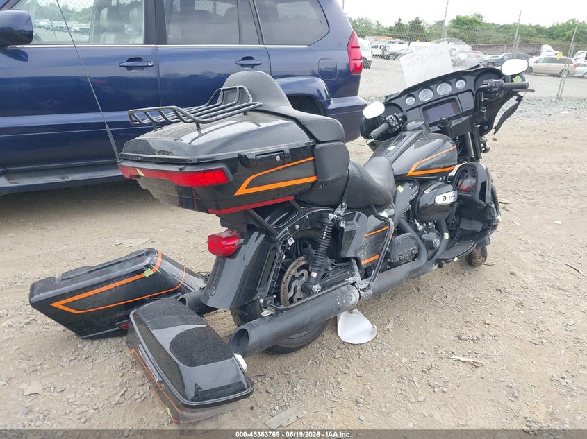 2022 Harley-davidson Electra glide VIN 1HD1KEF12NB674107 IAAI salvage auction — LEFT & RIGHT, Salvage (Tennessee), sold $8,700 on 2026-07-15 (photo 4)