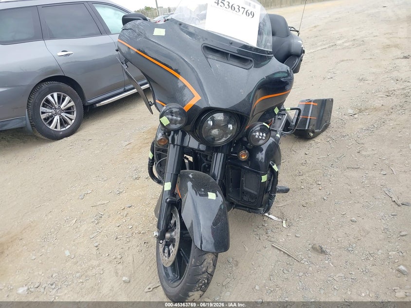 2022 Harley-davidson Electra glide VIN 1HD1KEF12NB674107 IAAI salvage auction — LEFT & RIGHT, Salvage (Tennessee), sold $8,700 on 2026-07-15 (photo 5)