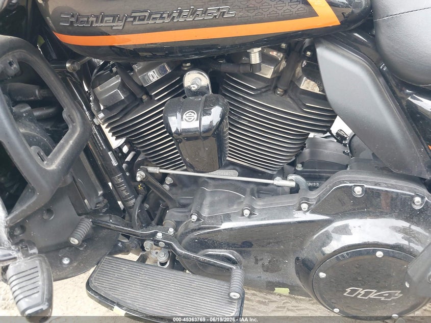 2022 Harley-davidson Electra glide VIN 1HD1KEF12NB674107 IAAI salvage auction — LEFT & RIGHT, Salvage (Tennessee), sold $8,700 on 2026-07-15 (photo 9)