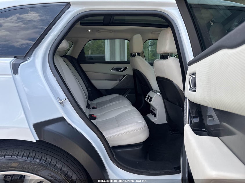 2018 Land rover Rangerover VIN SALYB2RX0JA747711 IAAI salvage auction — NORMAL WEAR, Clear (Virginia), sold $12,125 on 2026-07-08 (photo 8)