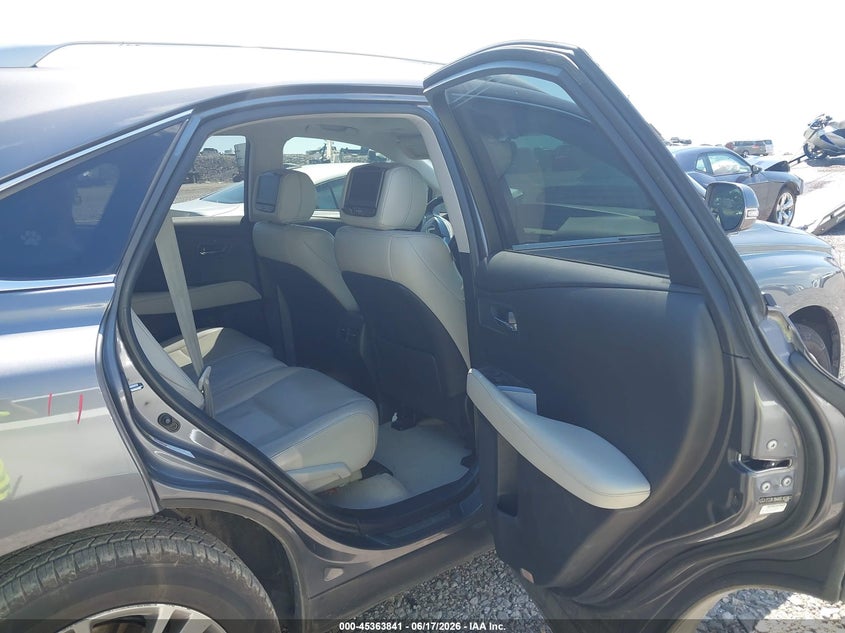 2013 Lexus VIN 2T2ZK1BAXDC102863 IAAI salvage auction — SIDE, Salvage (Tennessee), sold $6,600 on 2026-07-05 (photo 8)