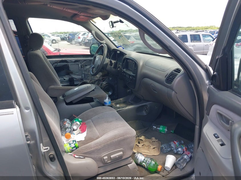 2003 Toyota Sequoia VIN 5TDZT34A43S187506 IAAI salvage auction — NORMAL WEAR, Original (Texas), sold $800 on 2026-07-13 (photo 5)