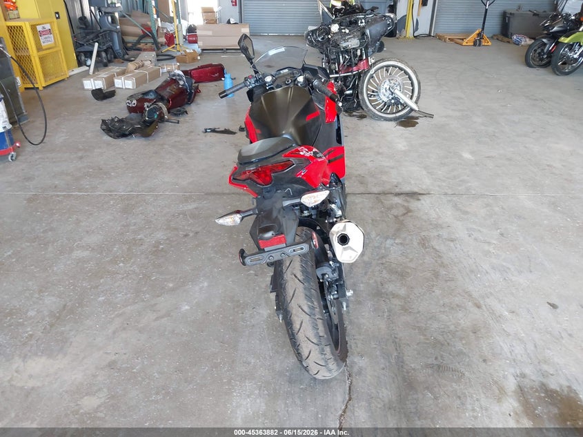 2025 Kawasaki Ninja VIN ML5EXGG13SDA33852 IAAI salvage auction — ROLLOVER, Salvage (Indiana), sold $1,800 on 2026-07-17 (photo 6)