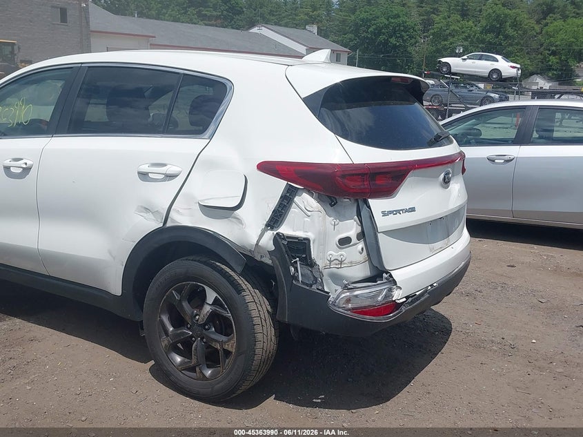 2020 Kia Sportage VIN KNDPMCACXL7781697 IAAI salvage auction — RIGHT SIDE, Salvage Title, sold $3,200 on 2026-07-31 (photo 6)