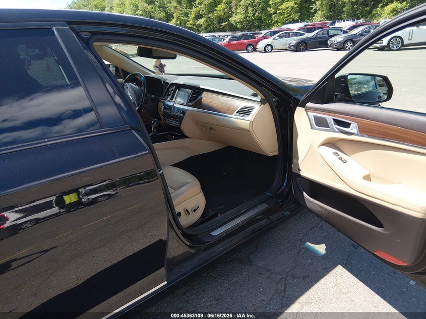 2016 Hyundai Genesis VIN KMHGN4JE8GU128387 IAAI salvage auction — FRONT & REAR, Salvage (Connecticut), sold $2,050 on 2026-07-23 (photo 5)