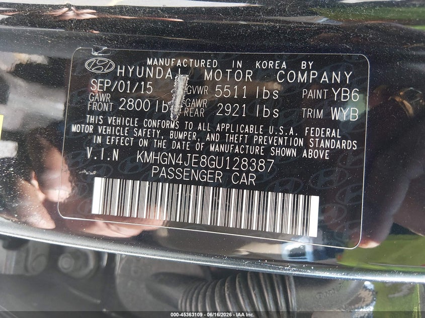 2016 Hyundai Genesis VIN KMHGN4JE8GU128387 IAAI salvage auction — FRONT & REAR, Salvage (Connecticut), sold $2,050 on 2026-07-23 (photo 9)