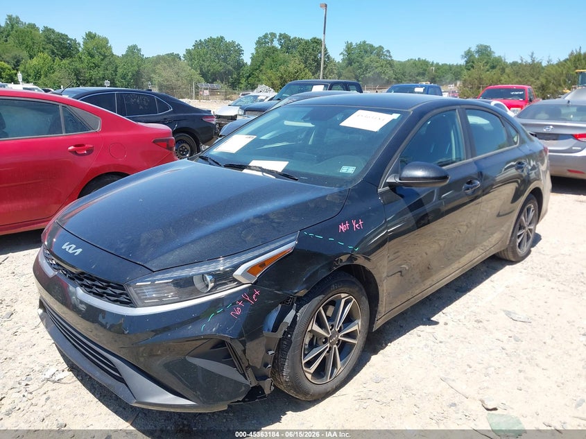2024 Kia Forte VIN 3KPF24AD4RE752639 IAAI salvage auction — REAR END, Salvage Title, sold $3,800 on 2026-07-23 (photo 2)