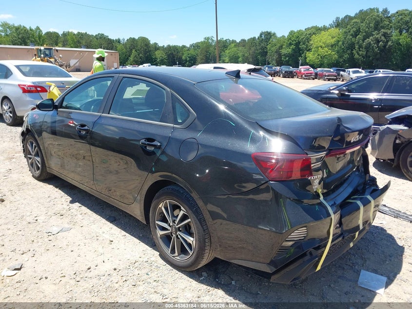 2024 Kia Forte VIN 3KPF24AD4RE752639 IAAI salvage auction — REAR END, Salvage Title, sold $3,800 on 2026-07-23 (photo 3)