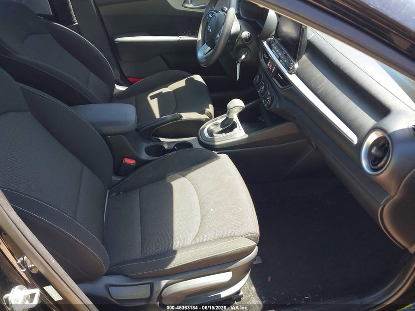 2024 Kia Forte VIN 3KPF24AD4RE752639 IAAI salvage auction — REAR END, Salvage Title, sold $3,800 on 2026-07-23 (photo 5)