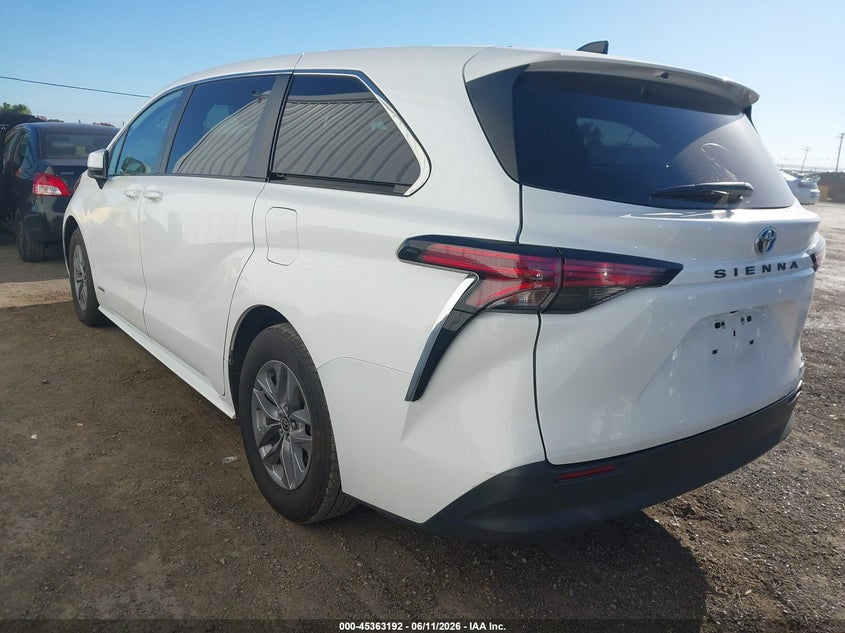 2021 Toyota Sienna VIN 5TDKRKEC3MS065196 IAAI salvage auction — RIGHT SIDE, Salvage Title, sold $7,900 on 2026-07-30 (photo 3)