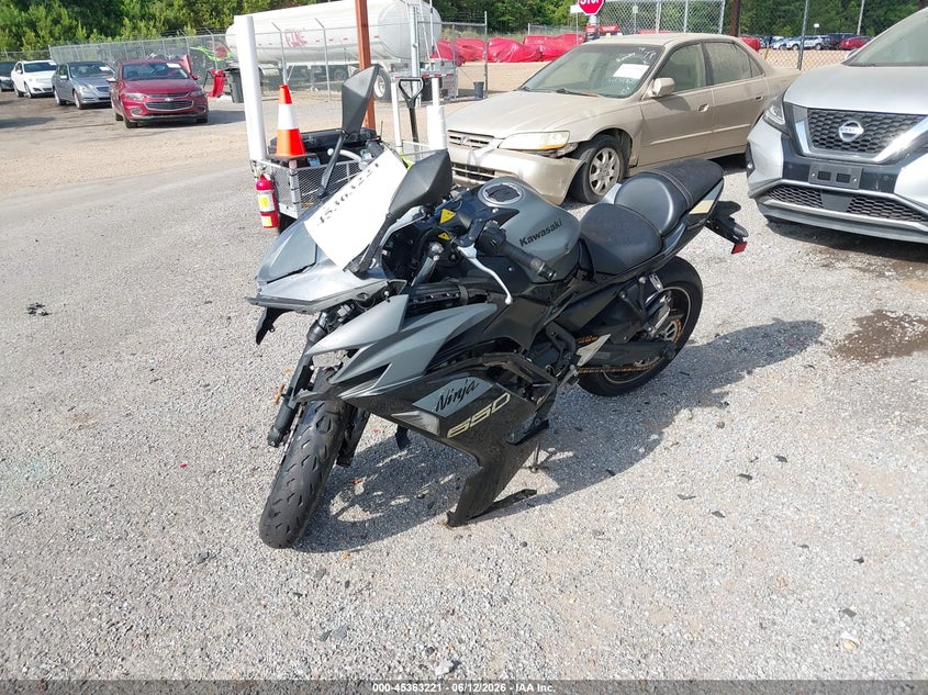 2024 Kawasaki Ninja VIN ML5EXEP14RDAC6869 IAAI salvage auction — FRONT END, Salvage (Mississippi), sold $900 on 2026-07-28 (photo 2)