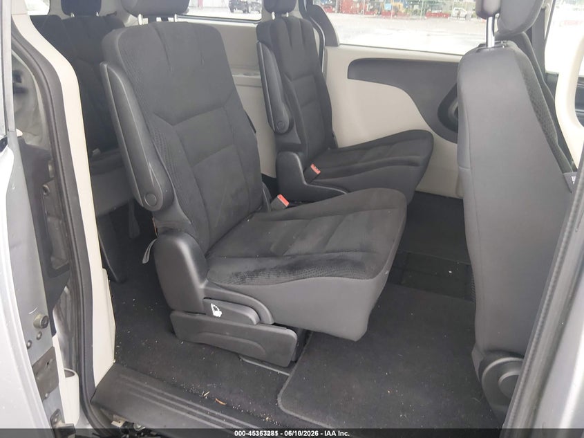 2019 Dodge Grand caravan VIN 2C4RDGBG2KR669281 IAAI salvage auction — NORMAL WEAR, SF97 (Illinois), sold $7,200 on 2026-07-09 (photo 8)