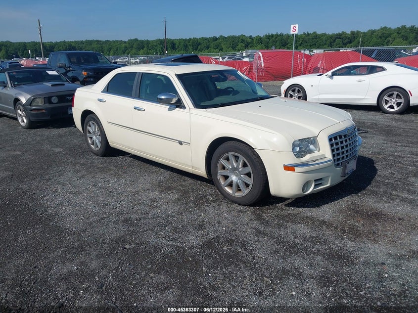 2008 Chrysler 300c VIN 2C3KA63HX8H131944 — IAAI salvage auction photo