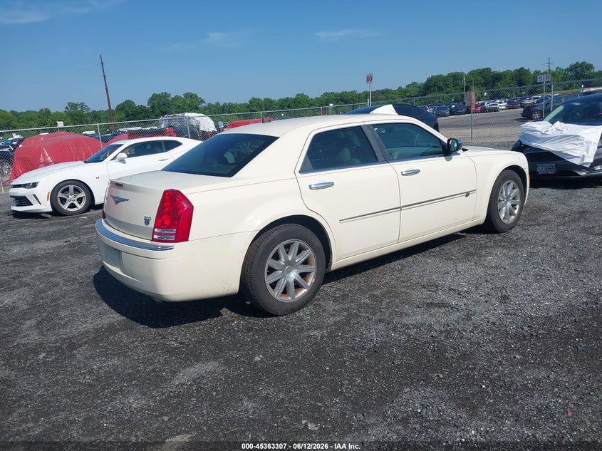 2008 Chrysler 300c VIN 2C3KA63HX8H131944 IAAI salvage auction — NORMAL WEAR, Clear (Delaware), sold $600 on 2026-07-06 (photo 4)