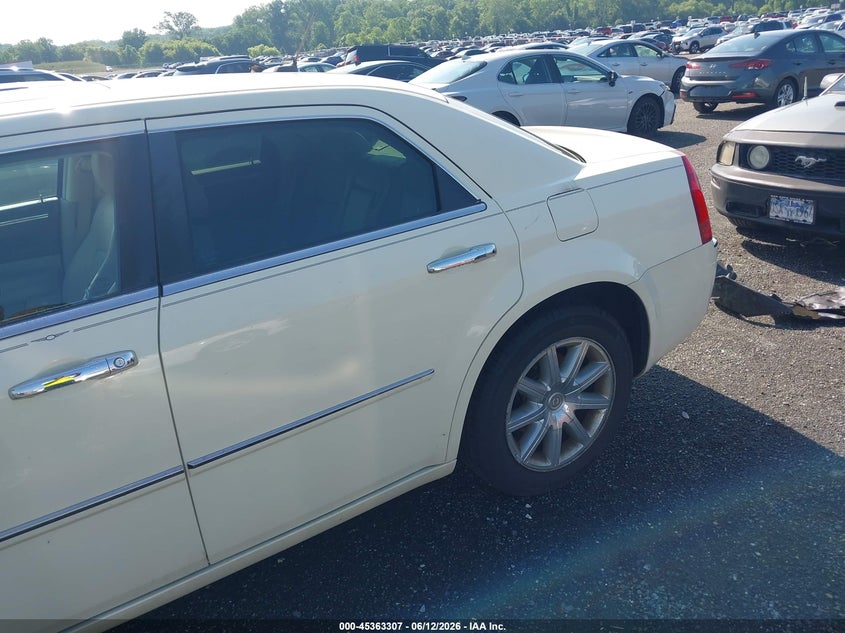 2008 Chrysler 300c VIN 2C3KA63HX8H131944 IAAI salvage auction — NORMAL WEAR, Clear (Delaware), sold $600 on 2026-07-06 (photo 6)
