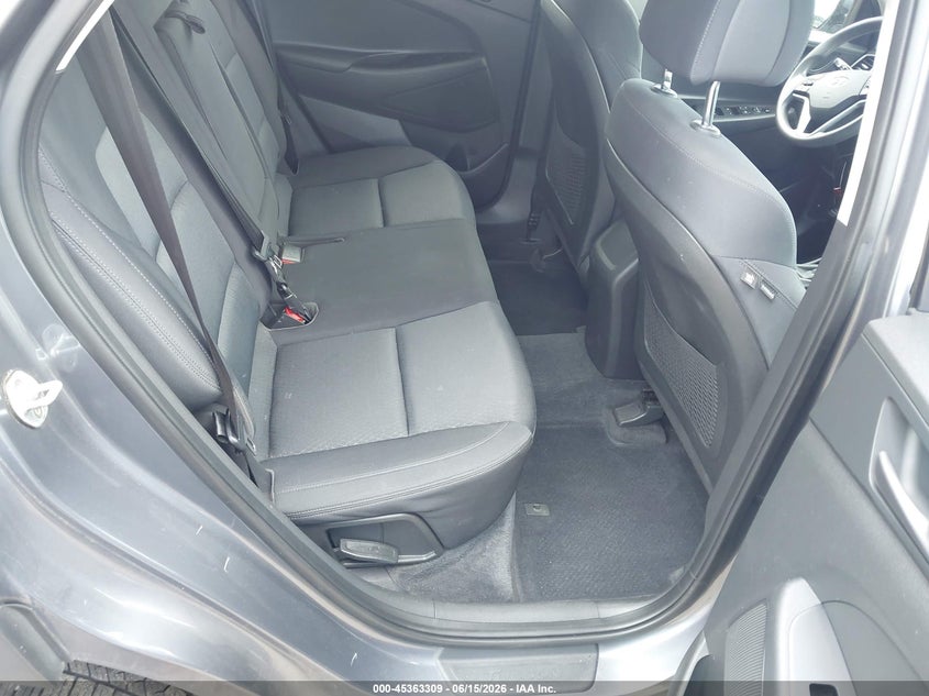 2017 Hyundai Tucson VIN KM8J3CA40HU572474 IAAI salvage auction — FRONT END, Salvage (Massachusetts), sold $2,000 on 2026-07-24 (photo 8)