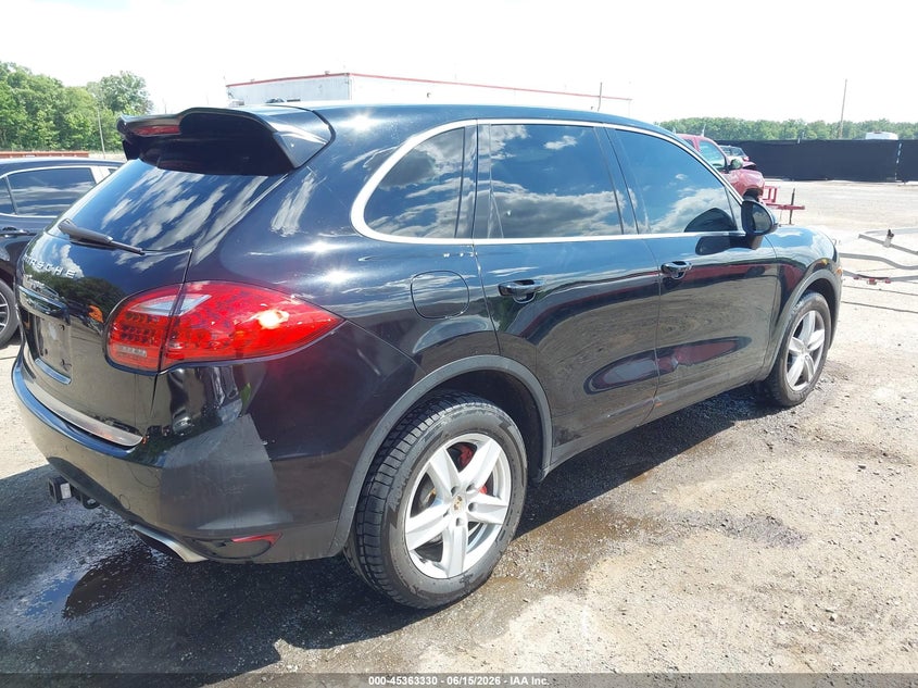 2012 Porsche Cayenne VIN WP1AA2A28CLA08894 IAAI salvage auction — WATER/FLOOD, Salvage - Greater Than 75% (Maryland), sold $2,450 on 2026-08-05 (photo 4)