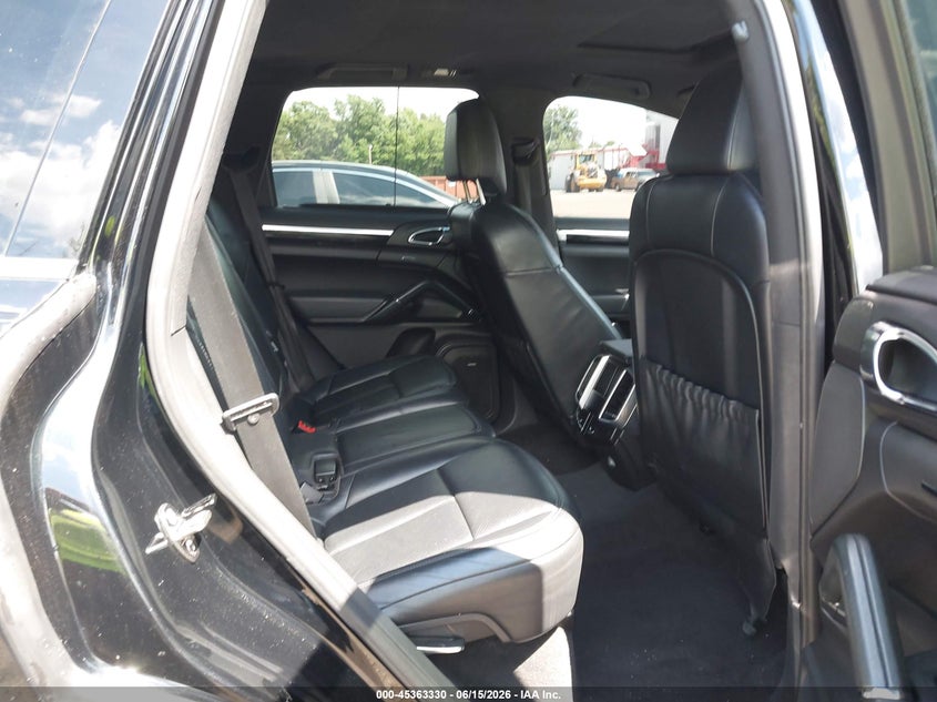 2012 Porsche Cayenne VIN WP1AA2A28CLA08894 IAAI salvage auction — WATER/FLOOD, Salvage - Greater Than 75% (Maryland), sold $2,450 on 2026-08-05 (photo 8)
