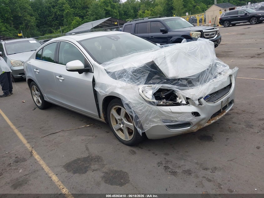 2012 Volvo S60 VIN YV1622FS1C2030975 IAAI salvage auction — FRONT END, Salvage Title, sold $350 on 2026-07-23 (photo 1)