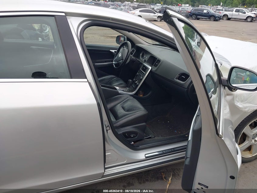 2012 Volvo S60 VIN YV1622FS1C2030975 IAAI salvage auction — FRONT END, Salvage Title, sold $350 on 2026-07-23 (photo 5)