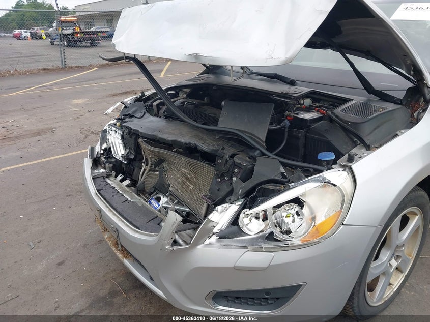 2012 Volvo S60 VIN YV1622FS1C2030975 IAAI salvage auction — FRONT END, Salvage Title, sold $350 on 2026-07-23 (photo 6)