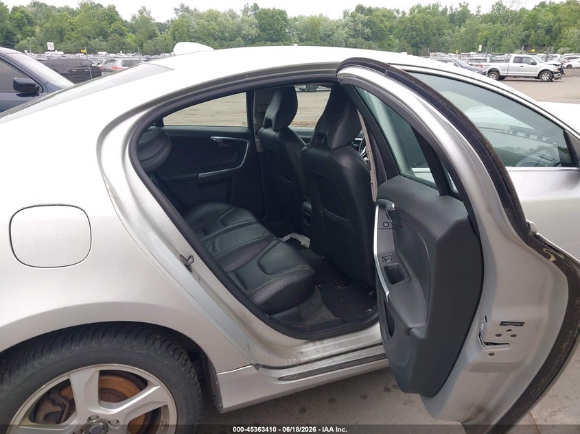 2012 Volvo S60 VIN YV1622FS1C2030975 IAAI salvage auction — FRONT END, Salvage Title, sold $350 on 2026-07-23 (photo 8)