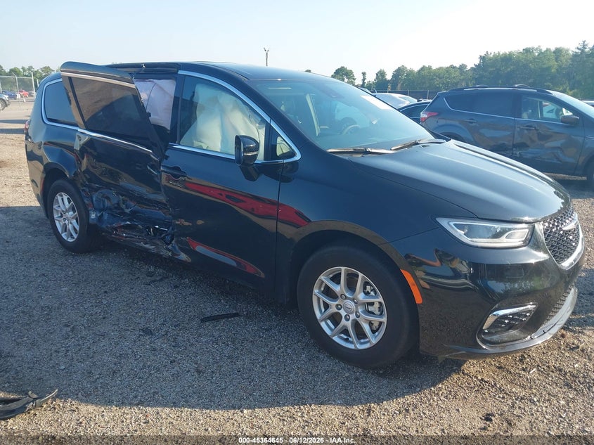 2026 Chrysler Pacifica VIN 2C4RC1BG7TR153130 IAAI salvage auction — LEFT & RIGHT, Clear (South Carolina), sold $7,600 on 2026-07-29 (photo 1)