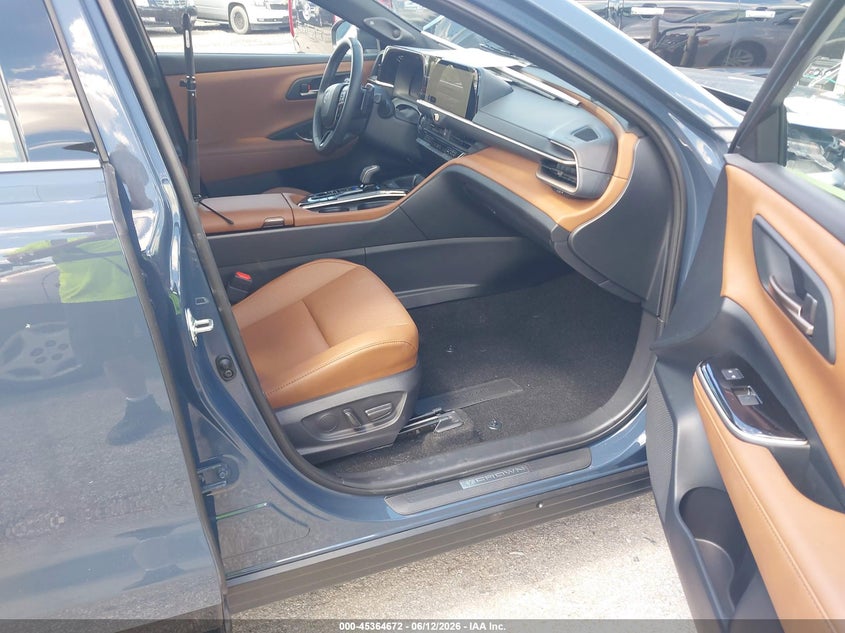 2025 Toyota Crown signia VIN JTDACAAJ4S3021184 IAAI salvage auction — FRONT END, Salvage (Illinois), sold $21,950 on 2026-07-13 (photo 5)