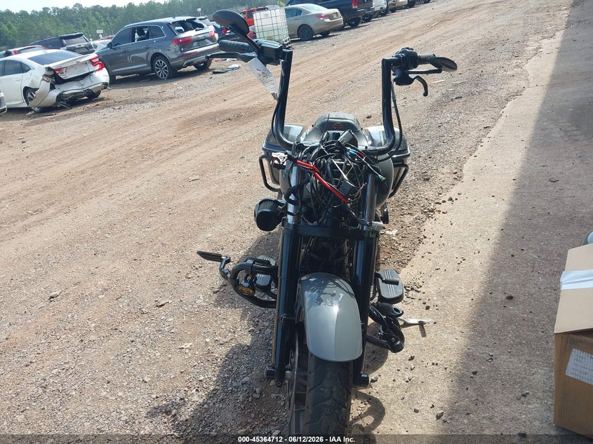 2022 Harley-davidson Street glide VIN 1HD1ABL13NB643101 IAAI salvage auction — FRONT END, Salvage Title, sold $8,900 on 2026-09-01 (photo 5)