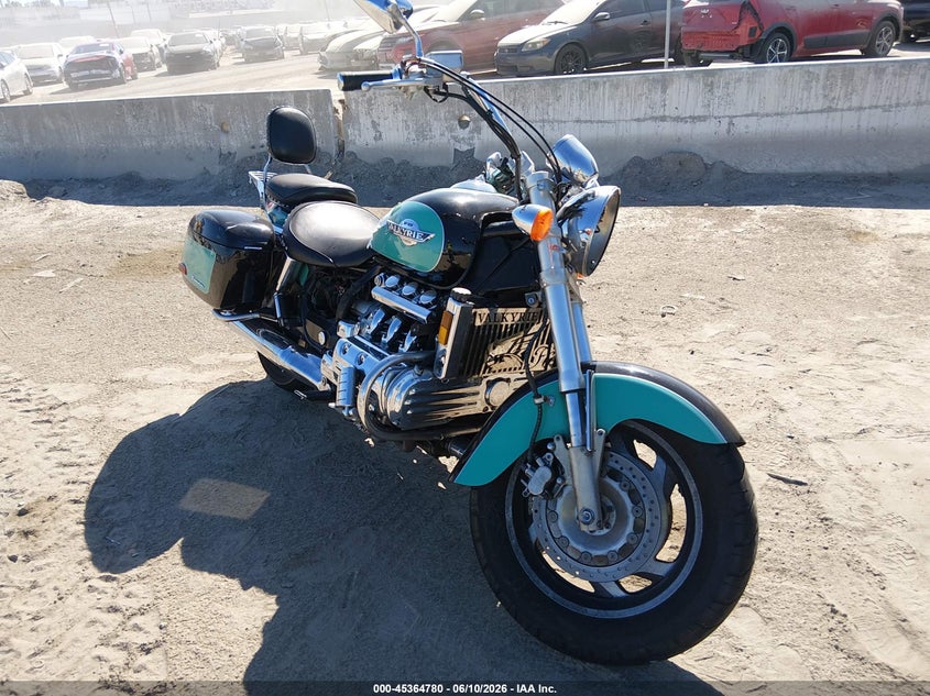 1998 Honda Gl VIN 1HFSC3444WA100139 — IAAI salvage auction photo