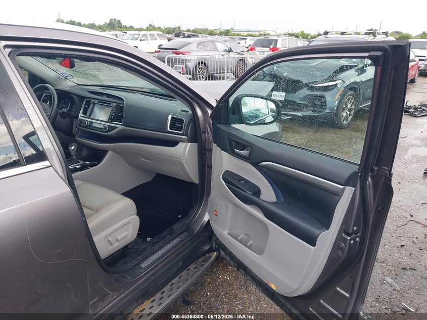 2019 Toyota Highlander VIN 5TDYZRFH9KS318550 IAAI salvage auction — FRONT END, Salvage Title, sold $8,600 on 2026-07-29 (photo 5)