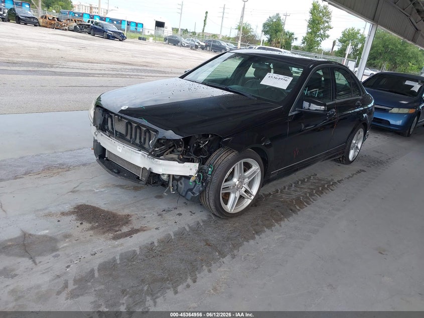 2014 Mercedes-benz C-klasse VIN WDDGF8AB0EA940267 IAAI salvage auction — FRONT END, Salvage Title, sold $1,950 on 2026-07-29 (photo 2)