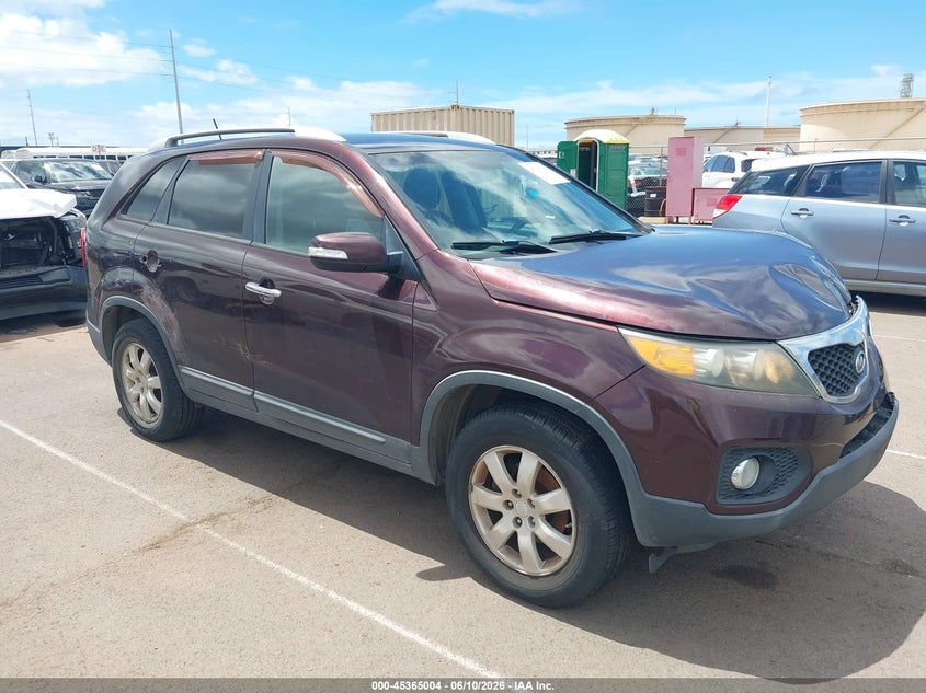 2011 Kia Sorento VIN 5XYKT3A10BG074086 IAAI salvage auction — NORMAL WEAR, Clear (Hawaii), sold $100 on 2026-07-21 (photo 1)