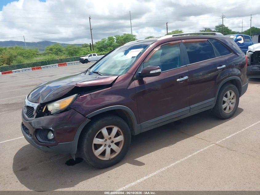 2011 Kia Sorento VIN 5XYKT3A10BG074086 IAAI salvage auction — NORMAL WEAR, Clear (Hawaii), sold $100 on 2026-07-21 (photo 2)