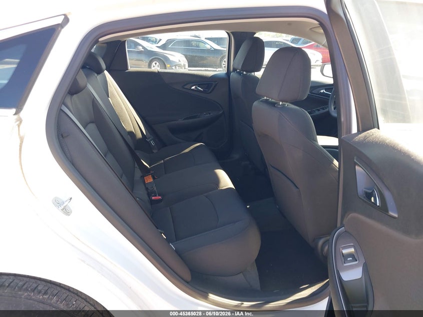 2019 Chevrolet Malibu VIN 1G1ZC5ST4KF198559 IAAI salvage auction — NORMAL WEAR, SF97 (Illinois), sold $12,600 on 2026-07-09 (photo 8)