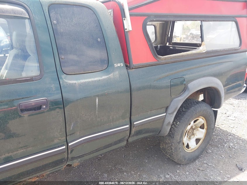 2001 Toyota Tacoma VIN 5TEWM72N01Z772936 IAAI salvage auction — NORMAL WEAR, Clear (Massachusetts), sold $525 on 2026-07-08 (photo 6)
